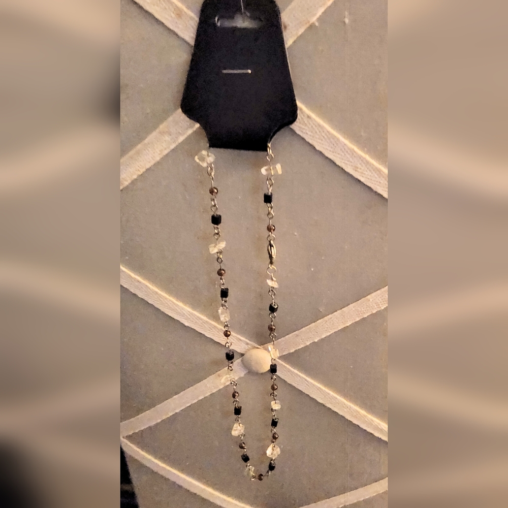 Women's Vtg Black and Clear Beaded Necklace